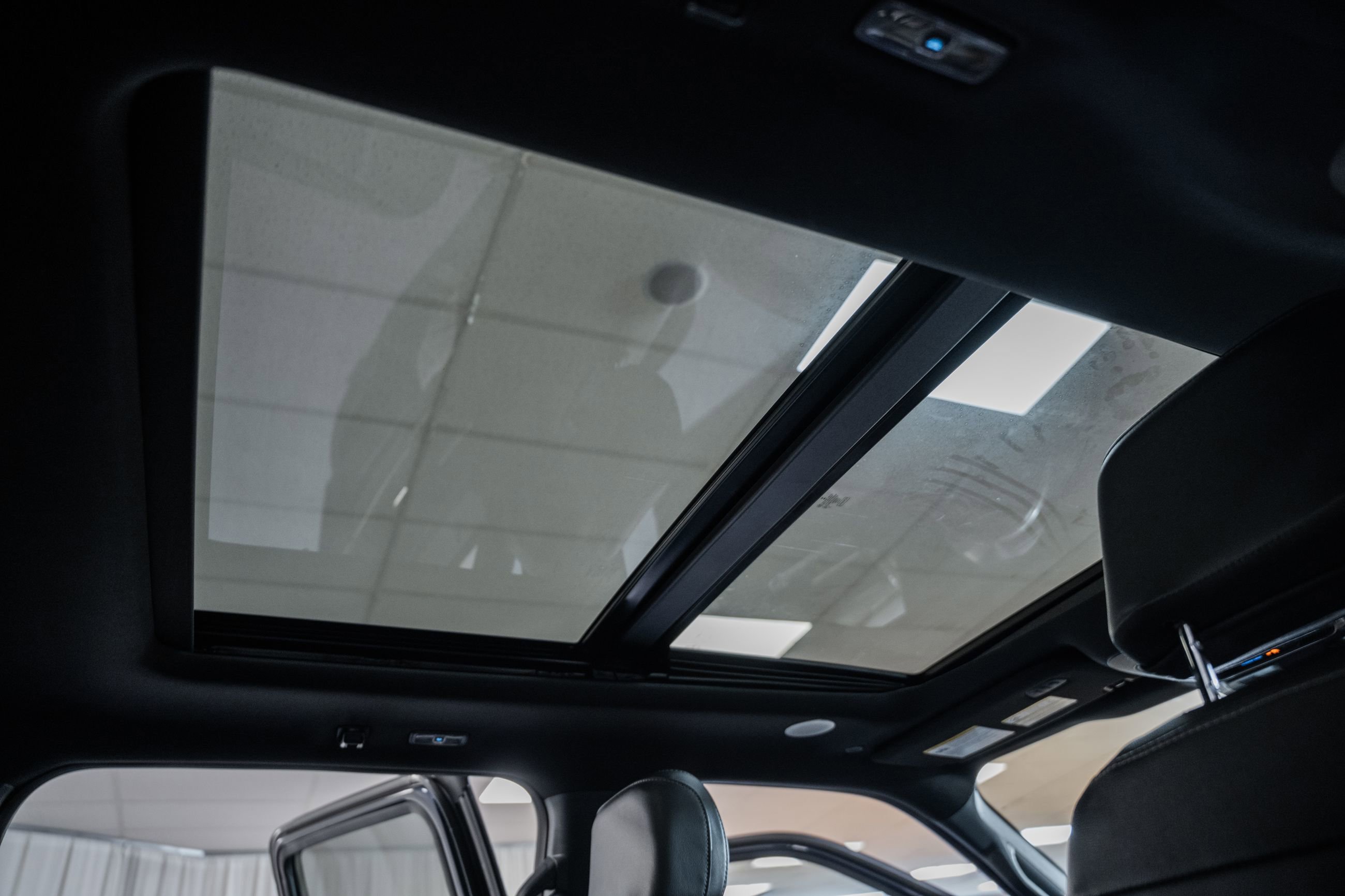 Certified 2024 Ford F150 Lariat w/ Equipment Group 502A High image 42