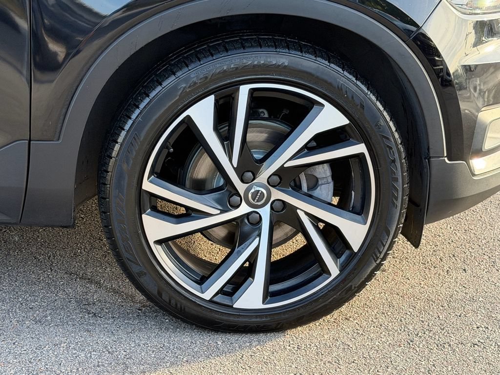 Used 2021 Volvo XC40 T5 R-Design AWD/4WD image 9