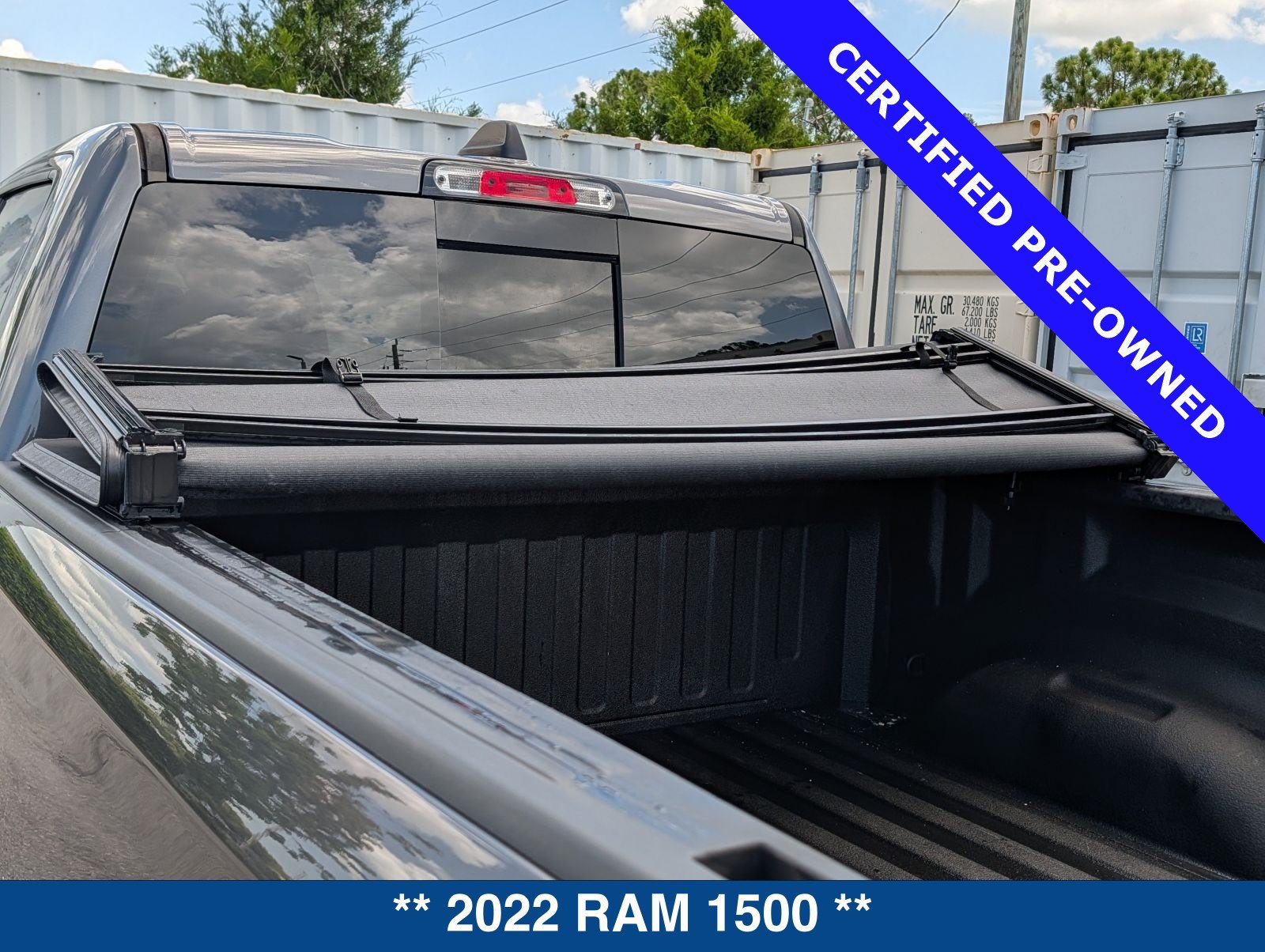 Used 2022 RAM 1500 Laramie AWD/4WD image 17