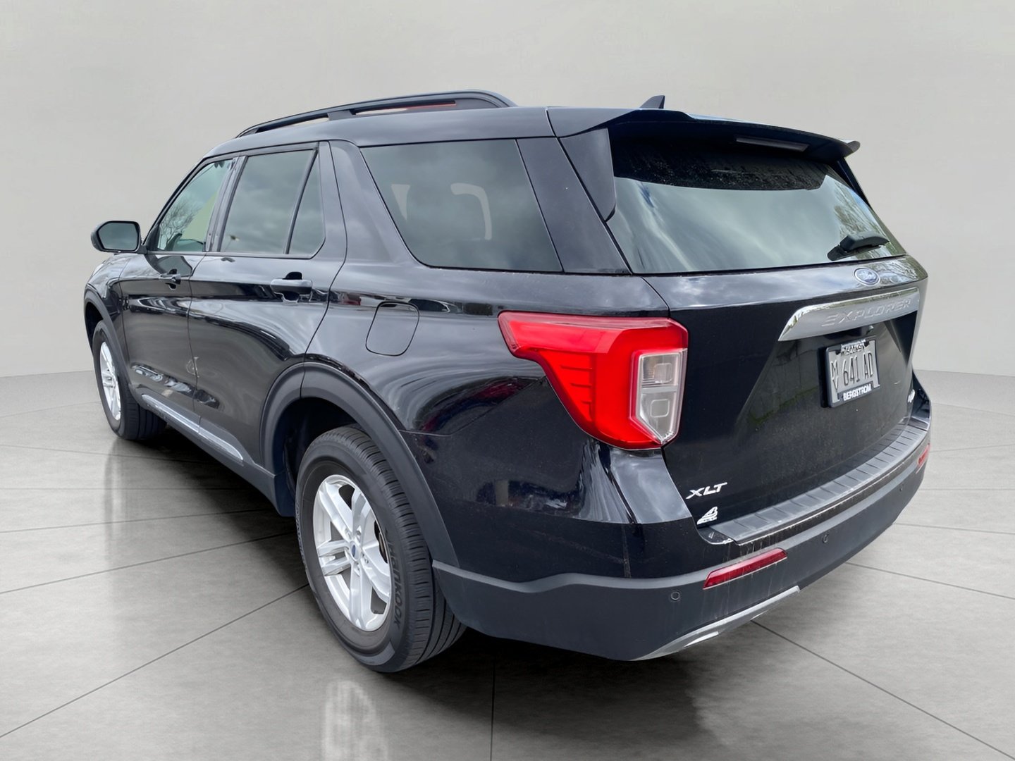 Certified 2024 Ford Explorer XLT w/ Equipment Group 202A AWD/4WD image 13