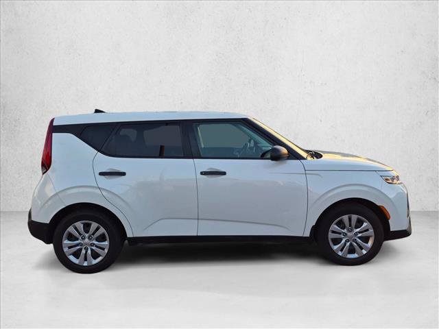 Used 2020 Kia Soul LX FWD image 4