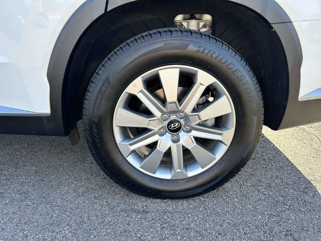 Used 2025 Hyundai Palisade SEL FWD image 3