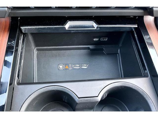 Used 2025 GMC Yukon Denali AWD/4WD image 15