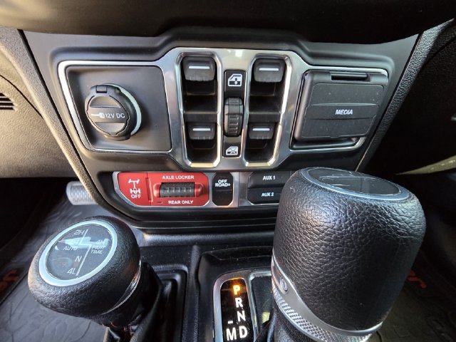 Used 2021 Jeep Gladiator Mojave w/ Dual Top Group AWD/4WD image 19