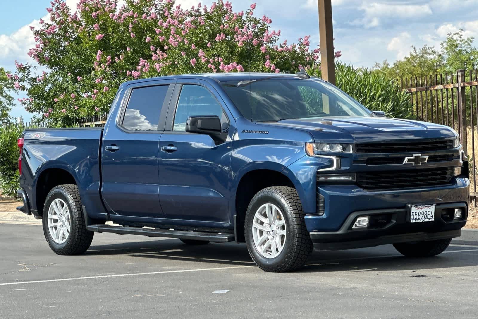 Used 2021 Chevrolet Silverado 1500 RST w/ Convenience Package II AWD/4WD image 9