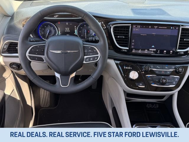 Used 2024 Chrysler Pacifica Limited image 15