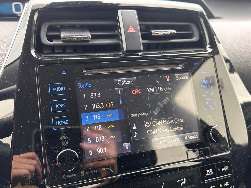 Used 2018 Toyota Prius Three FWD image 33