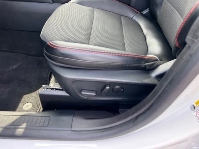 Certified 2024 Ford Escape ST-Line Select w/ Tech Pack #2 AWD/4WD image 9