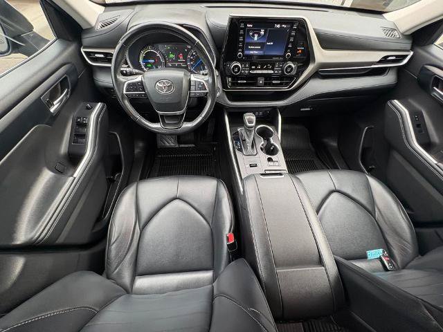 Used 2022 Toyota Highlander XLE AWD/4WD image 21