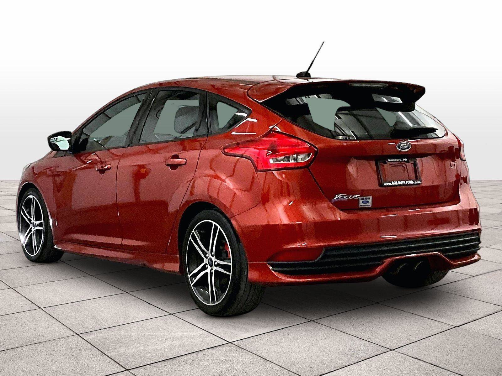 Certified 2018 Ford Focus ST FWD image 10