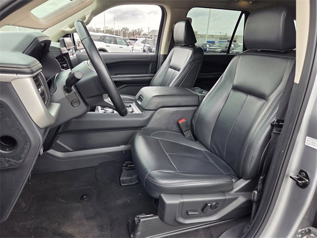 Certified 2024 Ford Expedition Max XLT image 9