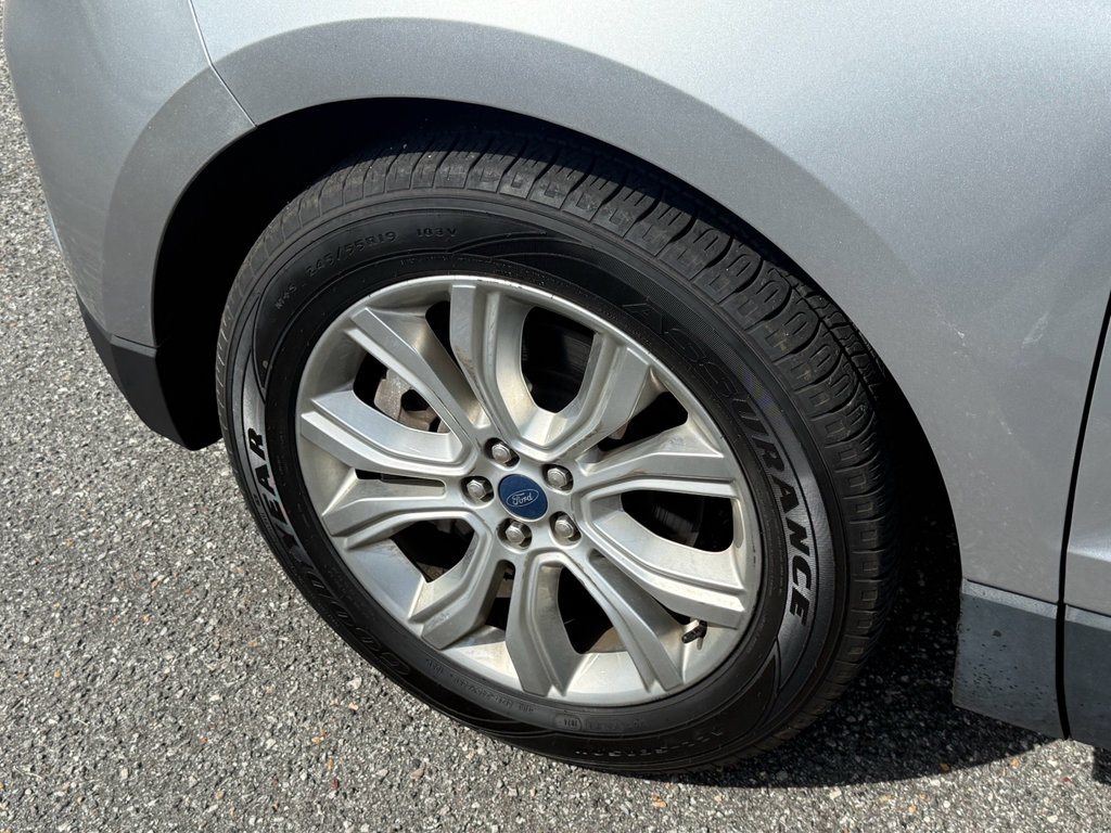 Certified 2022 Ford Edge Titanium image 4