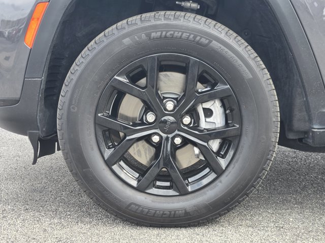 Used 2024 Jeep Grand Cherokee L Altitude image 10