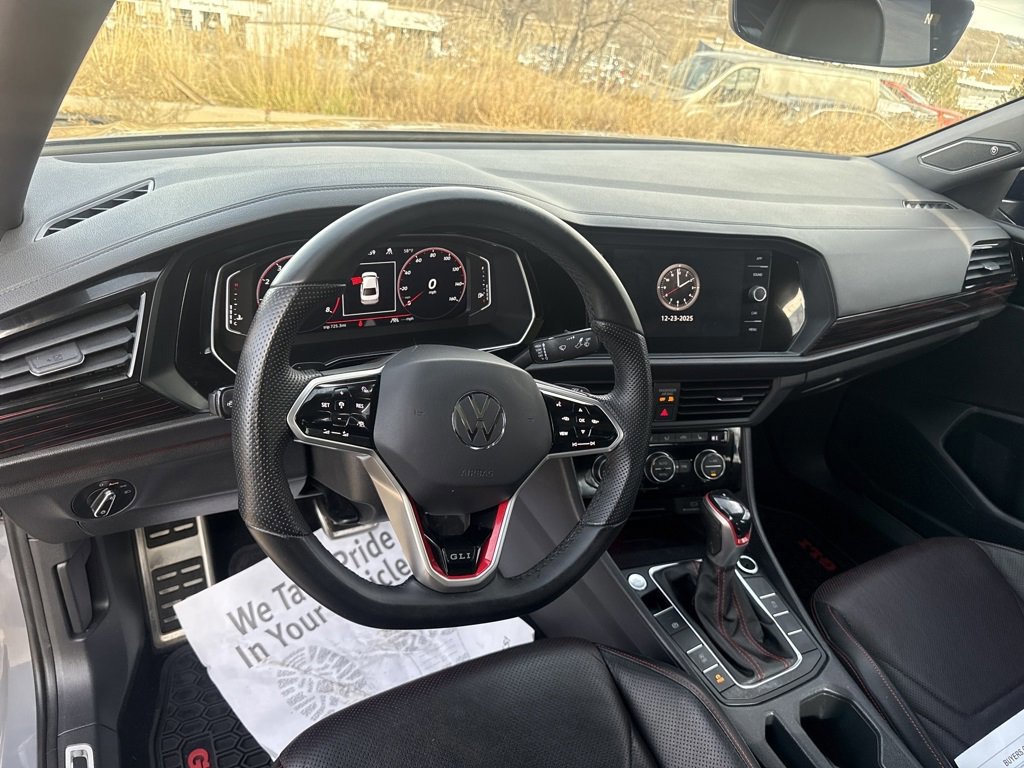 Used 2023 Volkswagen Jetta GLI Autobahn image 13