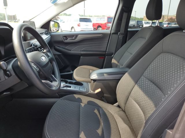 Certified 2025 Ford Escape Active AWD/4WD image 9