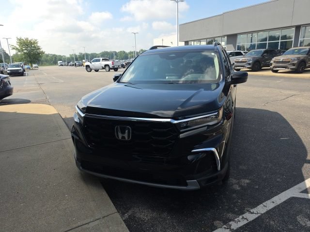 Used 2023 Honda Pilot Touring image 3
