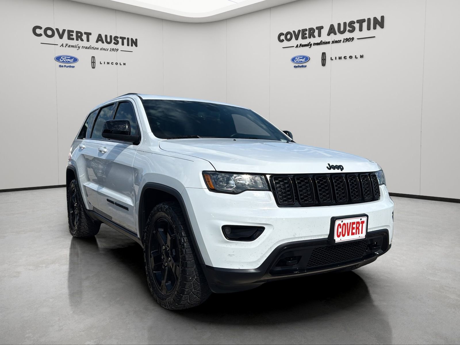 Used 2019 Jeep Grand Cherokee Laredo AWD/4WD image 7