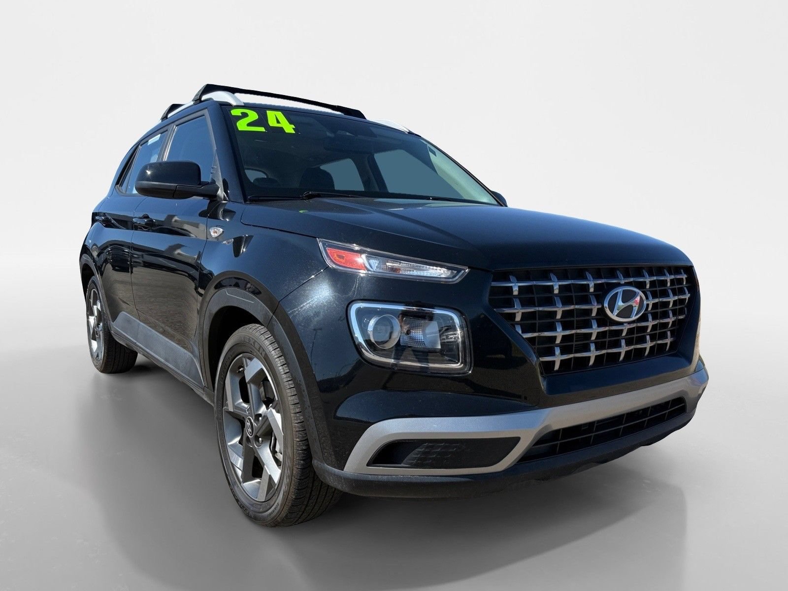 Used 2024 Hyundai Venue SEL FWD image 9