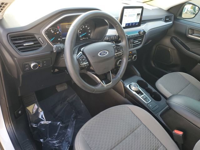 Certified 2022 Ford Escape SE w/ SE Sport Appearance Package image 16