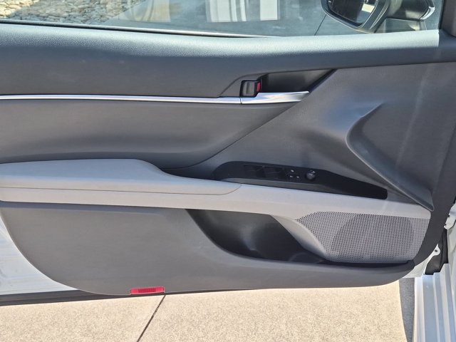 Used 2023 Toyota Camry SE FWD image 12