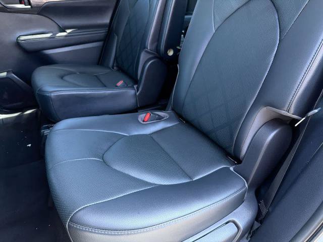 Used 2020 Toyota Highlander Platinum AWD/4WD image 13