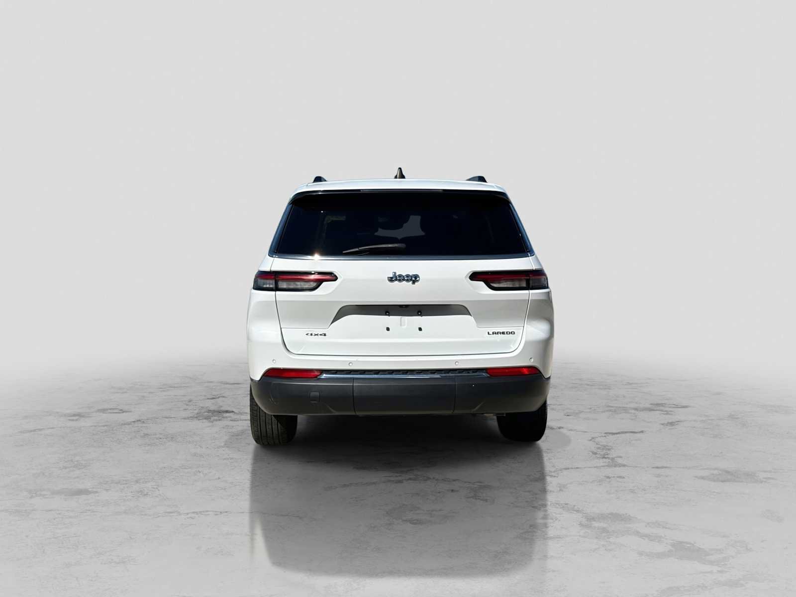 Used 2023 Jeep Grand Cherokee L Laredo w/ Luxury Tech Group I AWD/4WD image 5