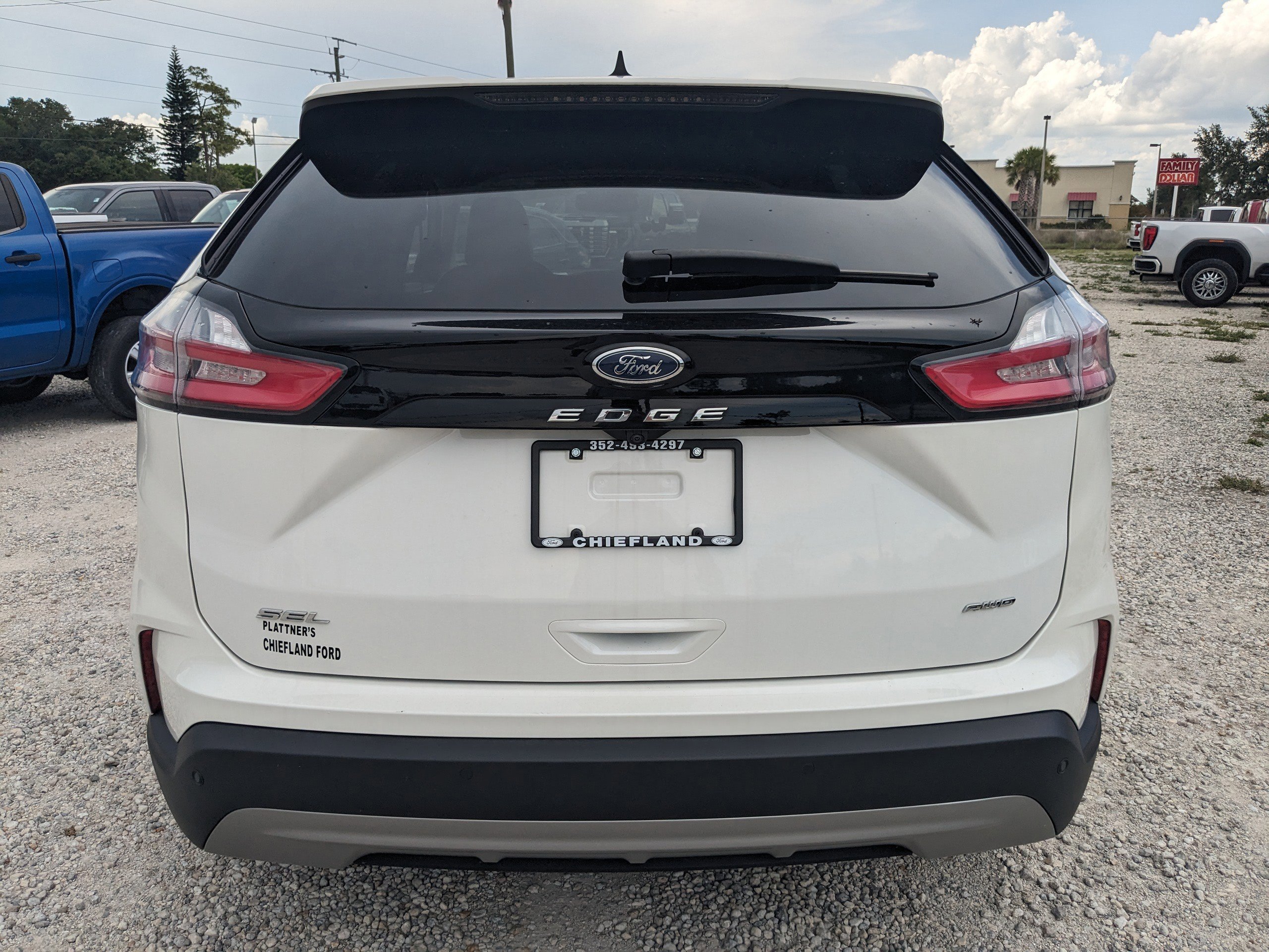 Certified 2023 Ford Edge SEL w/ Convenience Package AWD/4WD image 3
