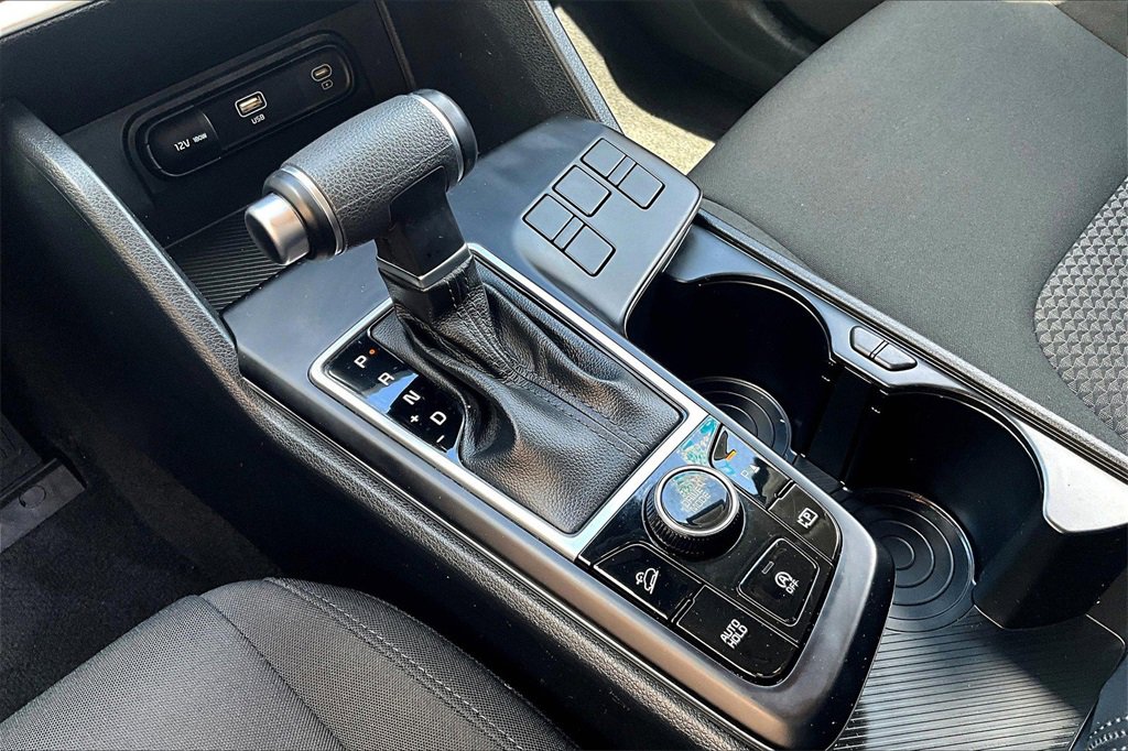 Used 2024 Kia Sportage LX image 16