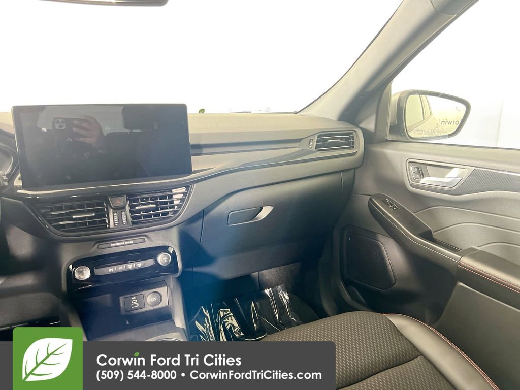 Certified 2024 Ford Escape ST-Line Elite w/ Class II Trailer Tow Package image 28