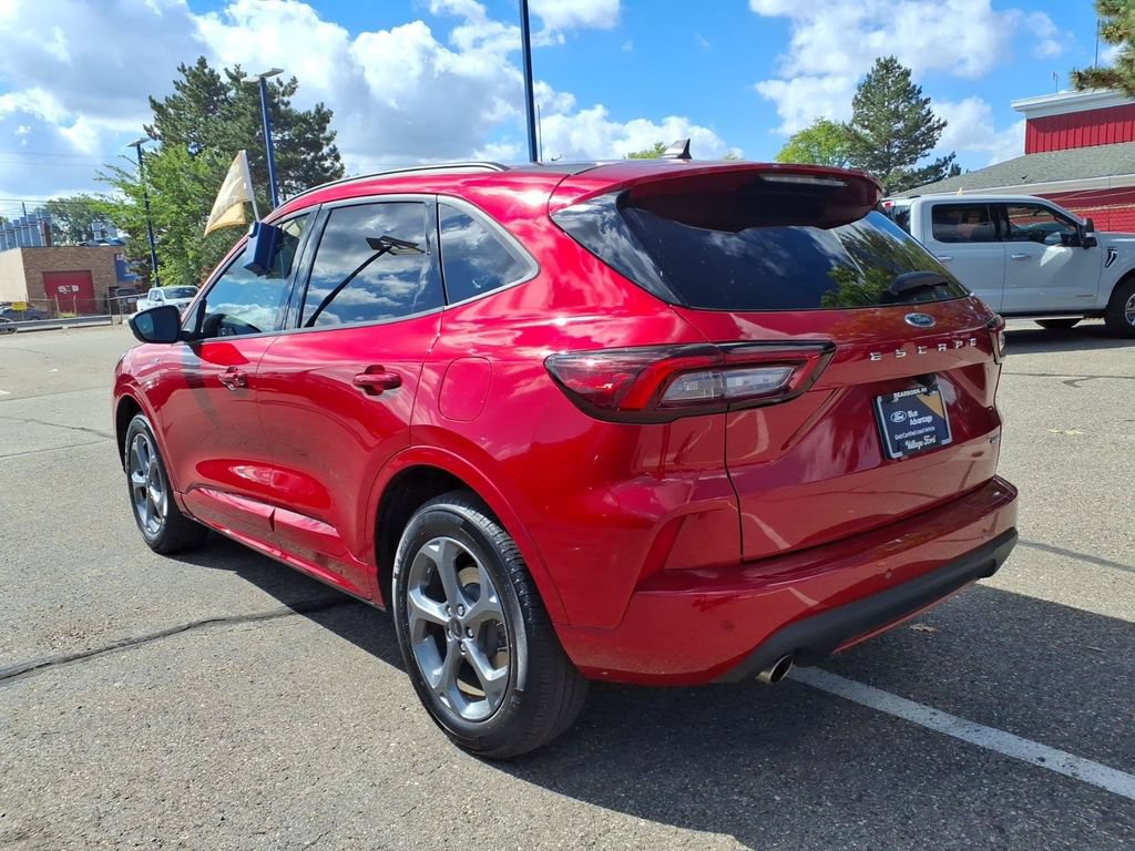 Certified 2024 Ford Escape ST-Line w/ Tech Pack #1 AWD/4WD image 9