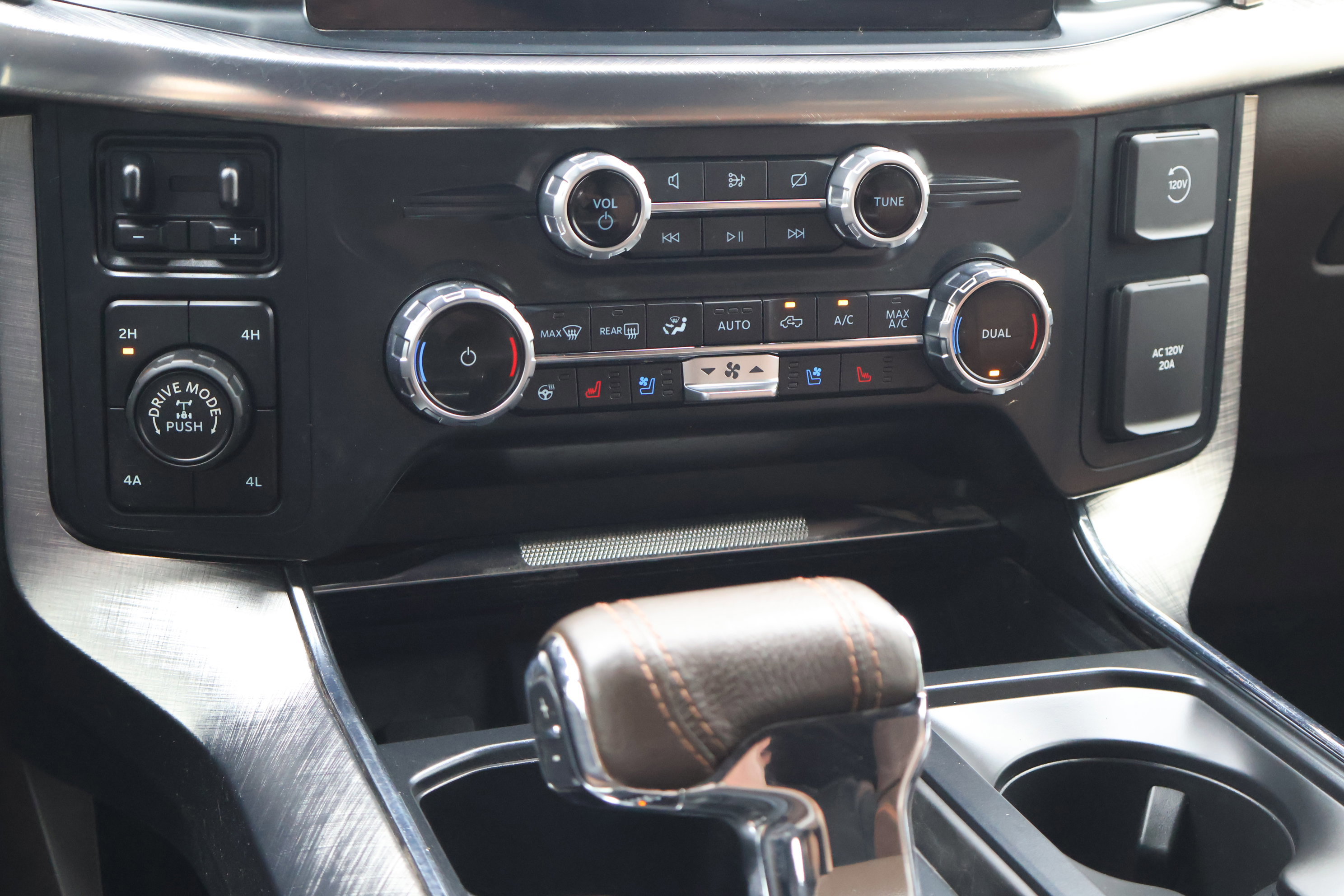 Certified 2022 Ford F150 King Ranch w/ Equipment Group 601A High image 22