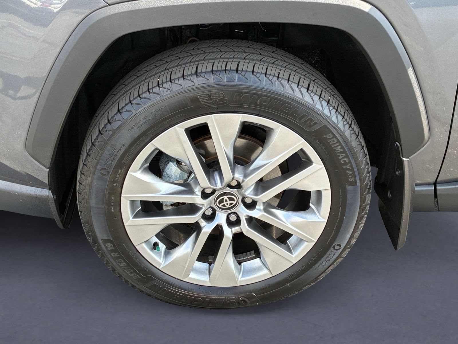 Used 2025 Toyota RAV4 XLE Premium FWD image 9
