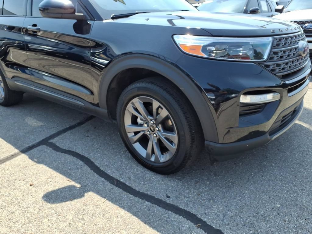 Certified 2024 Ford Explorer XLT w/ Equipment Group 202A AWD/4WD image 5