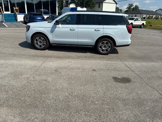 Certified 2025 Ford Expedition Active AWD/4WD image 18