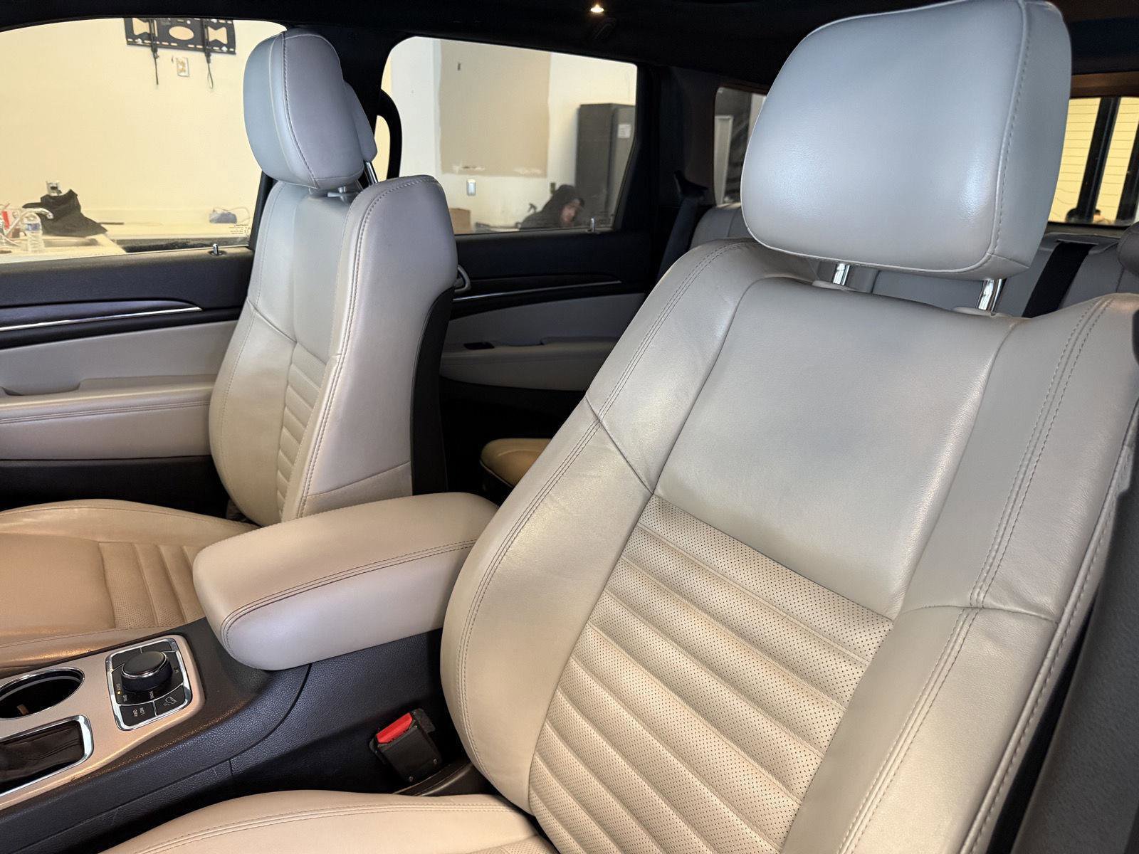 Used 2018 Jeep Grand Cherokee Limited image 17