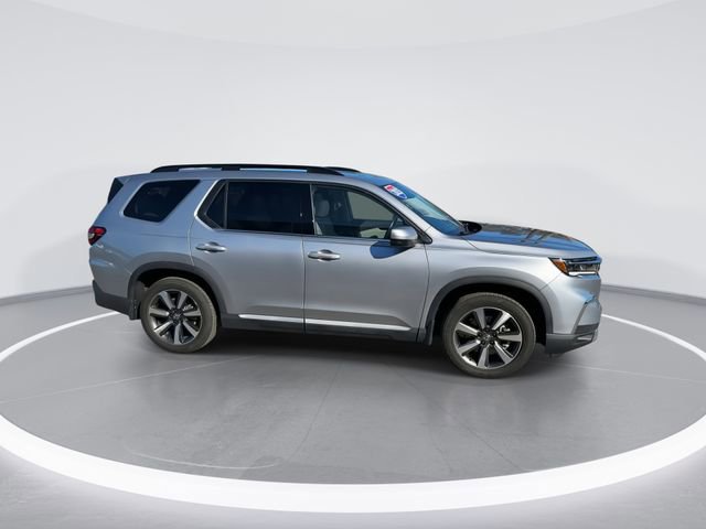 Used 2025 Honda Pilot Touring image 6