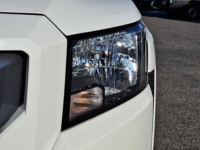 Used 2024 Nissan Frontier SV AWD/4WD image 9