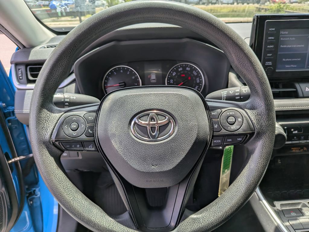 Used 2019 Toyota RAV4 LE FWD image 25