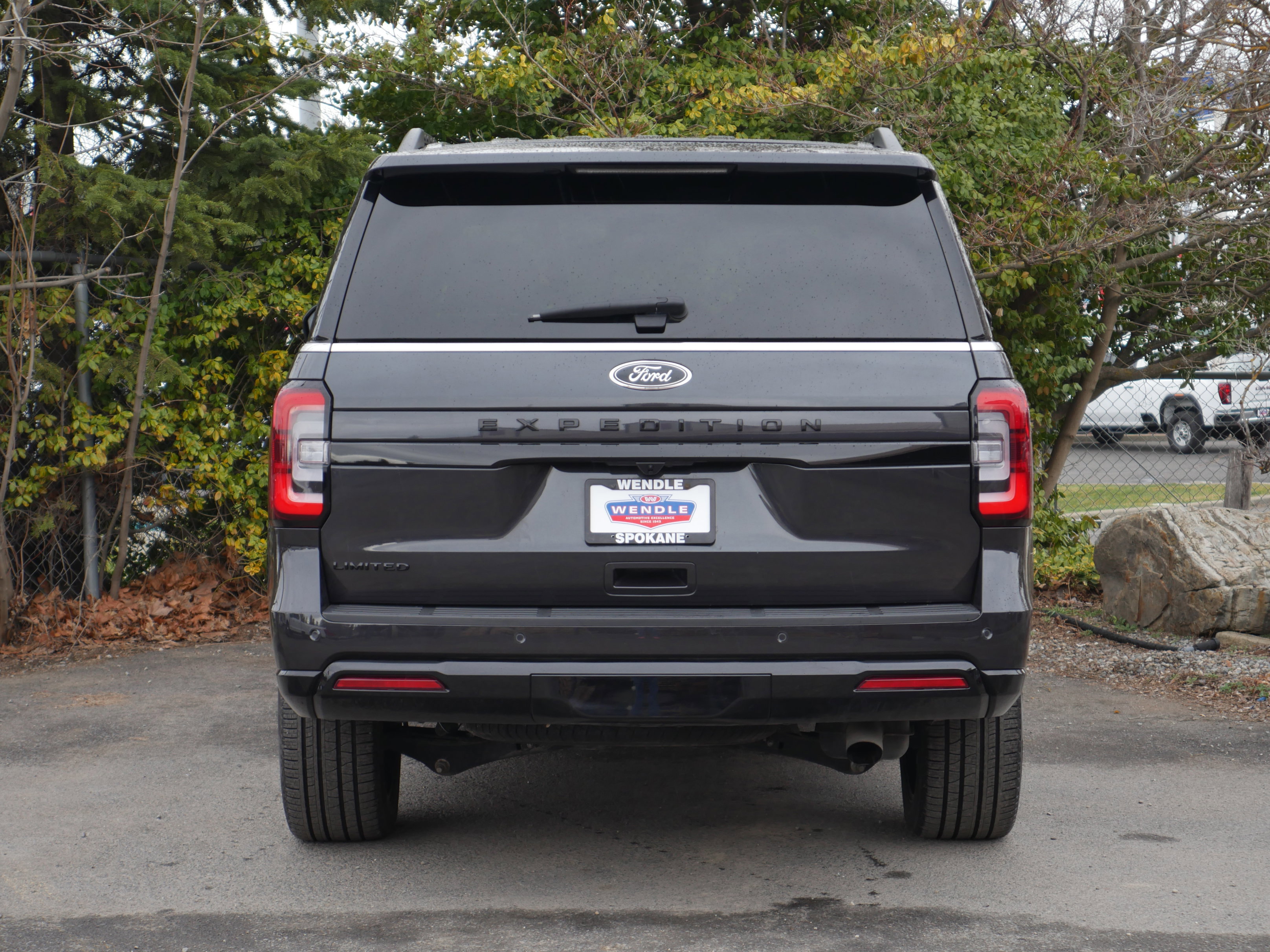 Certified 2024 Ford Expedition Limited image 3