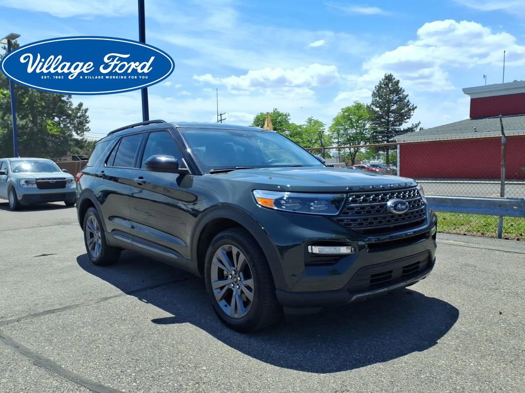 Certified 2024 Ford Explorer XLT w/ Equipment Group 202A AWD/4WD image 4
