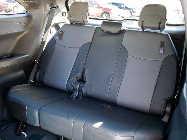 Used 2022 Toyota Sienna XSE w/ XSE Plus Package image 17