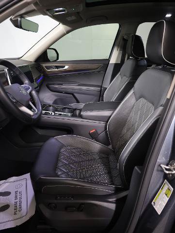 Used 2024 Volkswagen Atlas SEL Premium R-Line AWD/4WD image 8