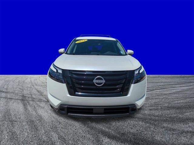 Used 2024 Nissan Pathfinder SV w/ Black Appearance Package image 9