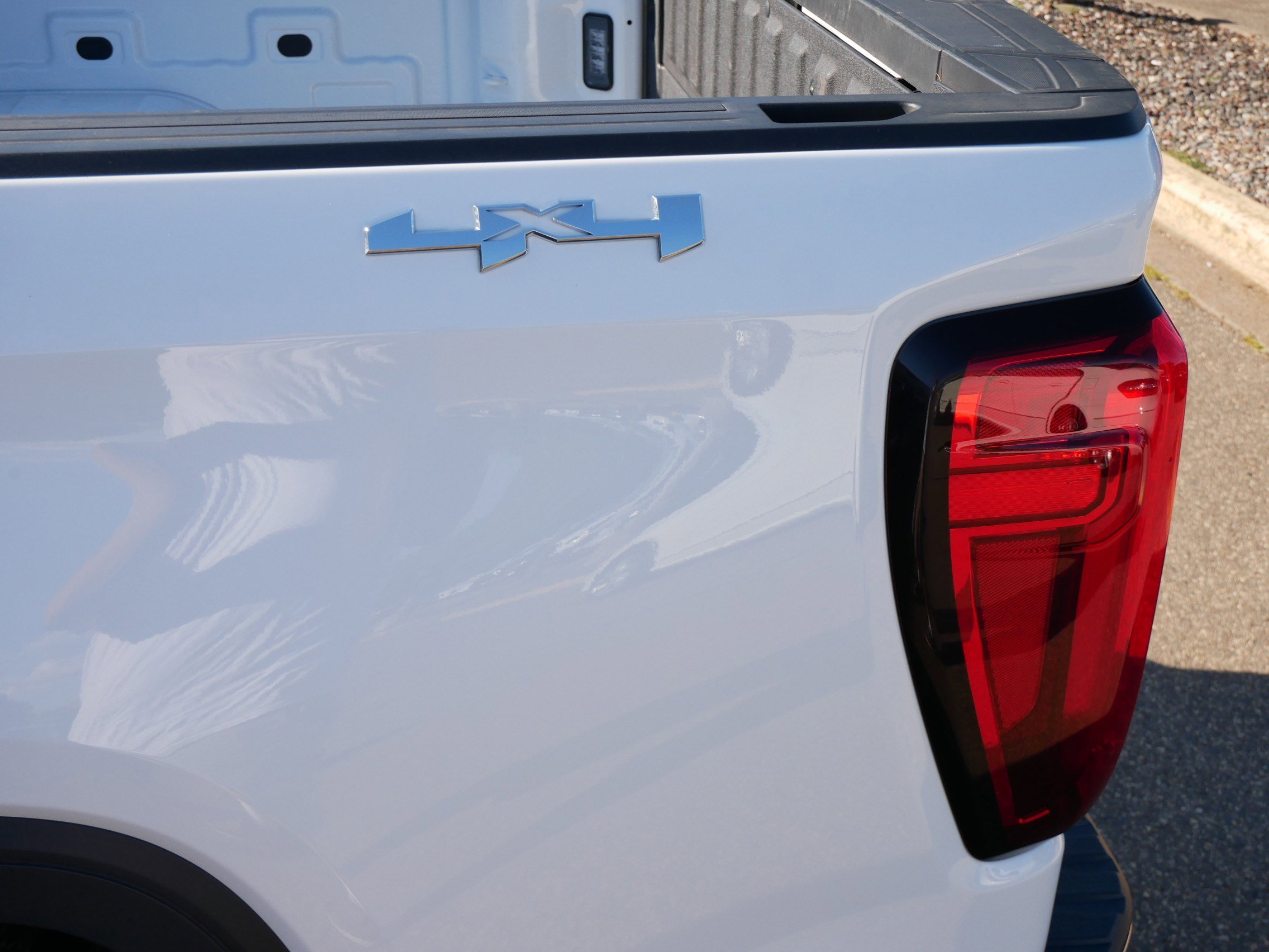 Used 2025 GMC Sierra 1500 SLT image 18