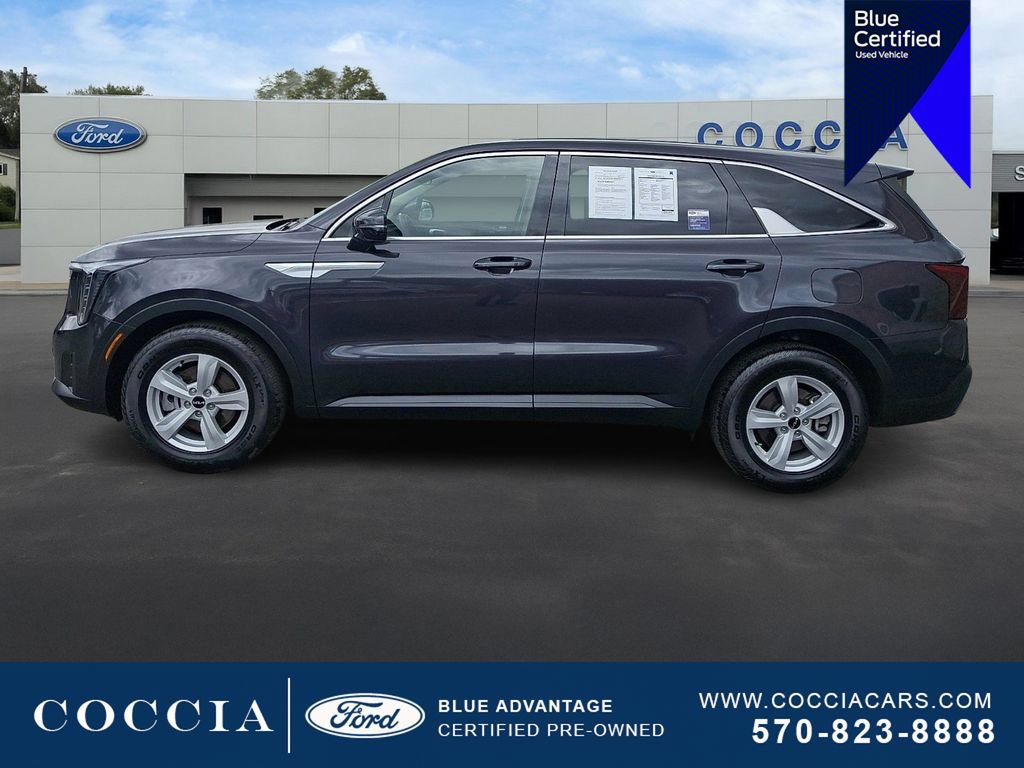 Used 2025 Kia Sorento LX FWD image 7