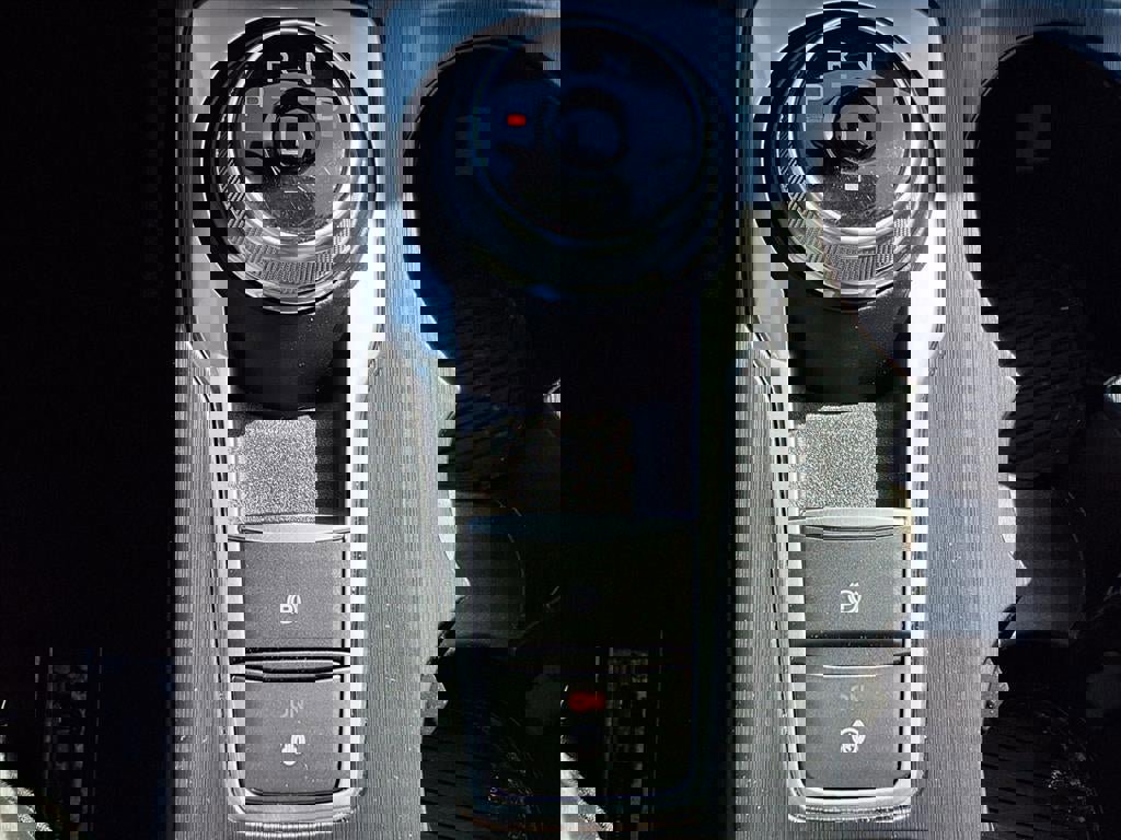 Certified 2023 Ford Escape Platinum w/ Class II Trailer Tow Package image 20