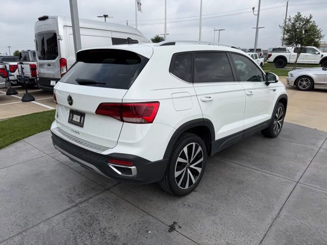 Used 2022 Volkswagen Taos SE FWD image 3