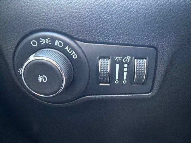 Used 2022 Jeep Compass Limited w/ Elite Group AWD/4WD image 27