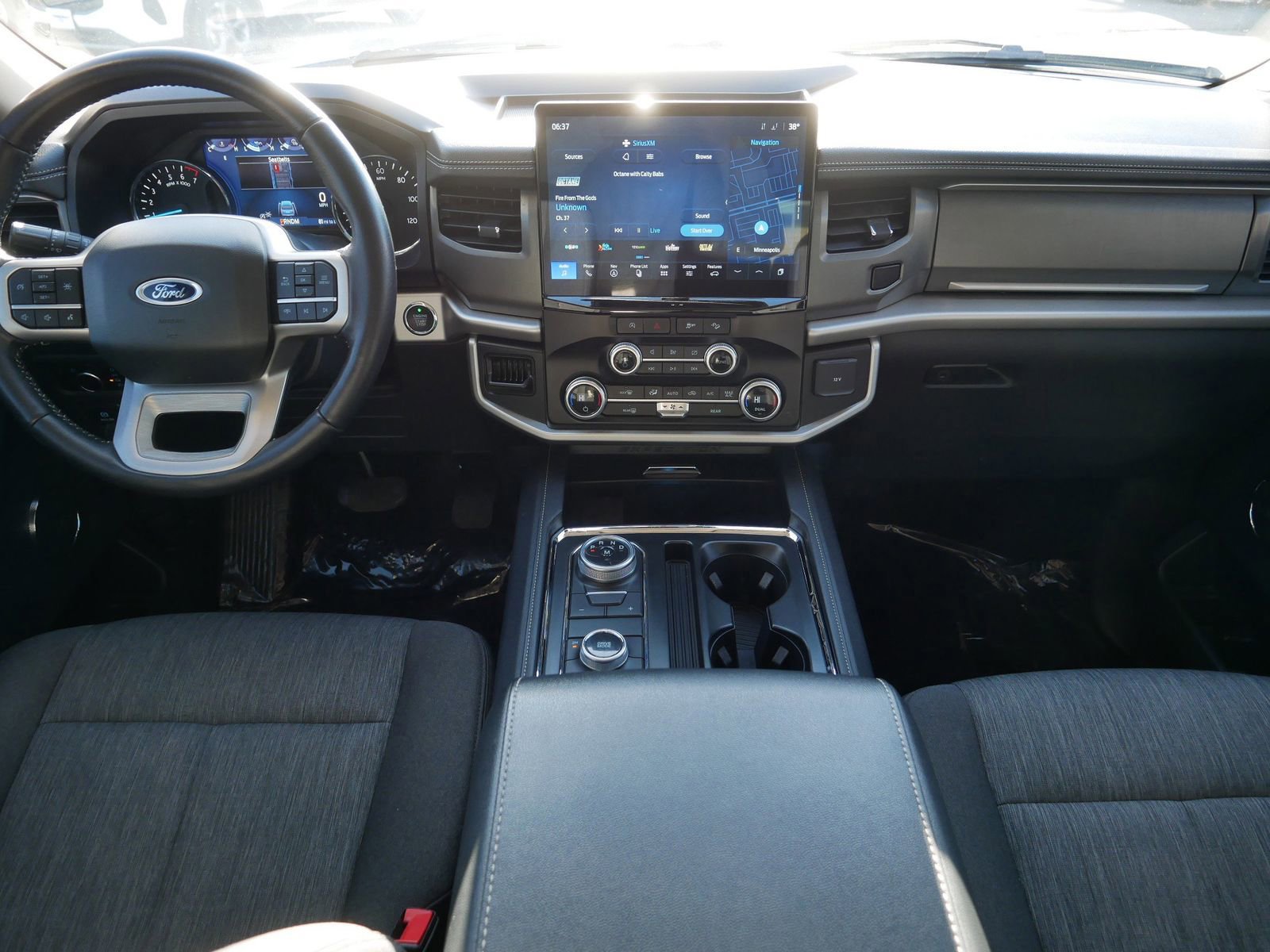 Certified 2024 Ford Expedition XLT image 20