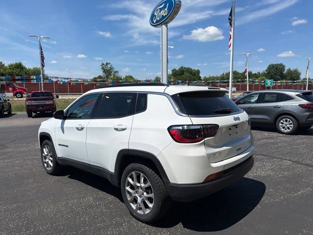 Used 2023 Jeep Compass Latitude AWD/4WD image 4